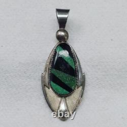 Assorted Native American/Southwestern Sterling. 925 Pins & Pendants 110.4 29172 Assorted Native American/Southwestern Sterling. 925 Pins & Pendants 110.4 29172