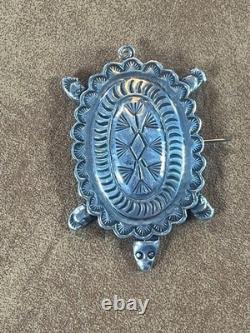 NAVAJO 925 Silver Vintage Shiny Patterned Turtle Motif Brooch Pin Signed NL