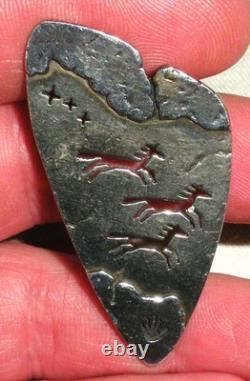 VINTAGE NAVAJO GALLOPING HORSES & PETROGLYPH HAND STERLING SILVER PIN vafo
