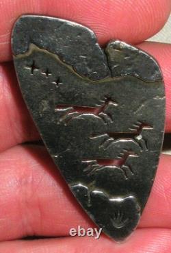 VINTAGE NAVAJO GALLOPING HORSES & PETROGLYPH HAND STERLING SILVER PIN vafo