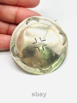 Vintage Signed Navajo Native American 925 Sterling Silver Round Brooch Pin