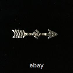 Vintage native american whirling log on arrow c clasp pin